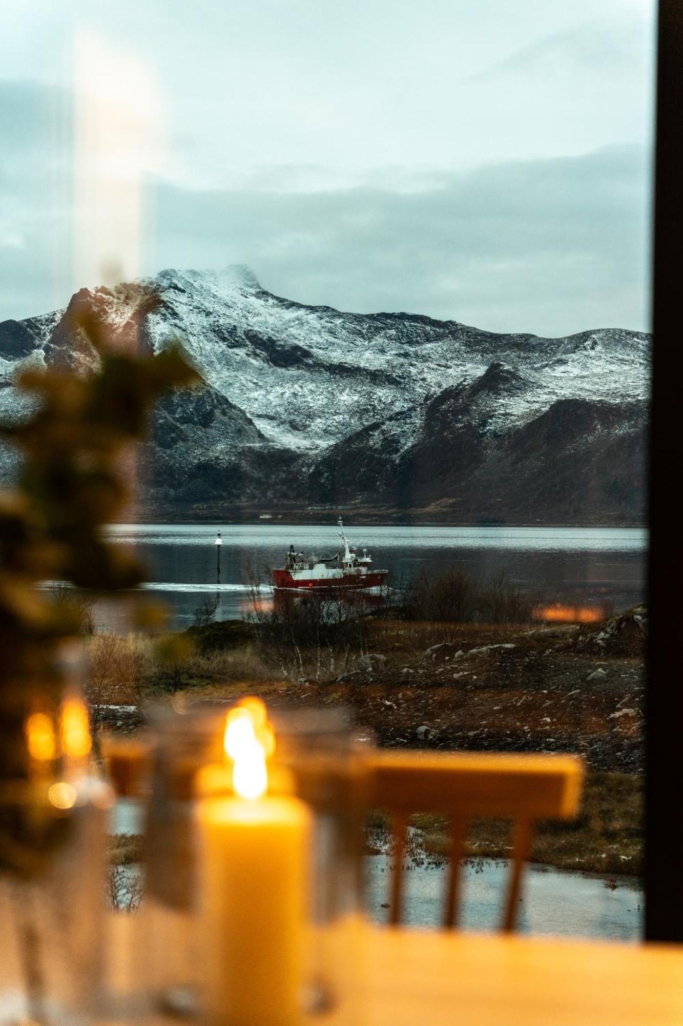 Luksushytte Med Jacuzzi, Summer&Winter Retreat Lyngværet Εξωτερικό φωτογραφία