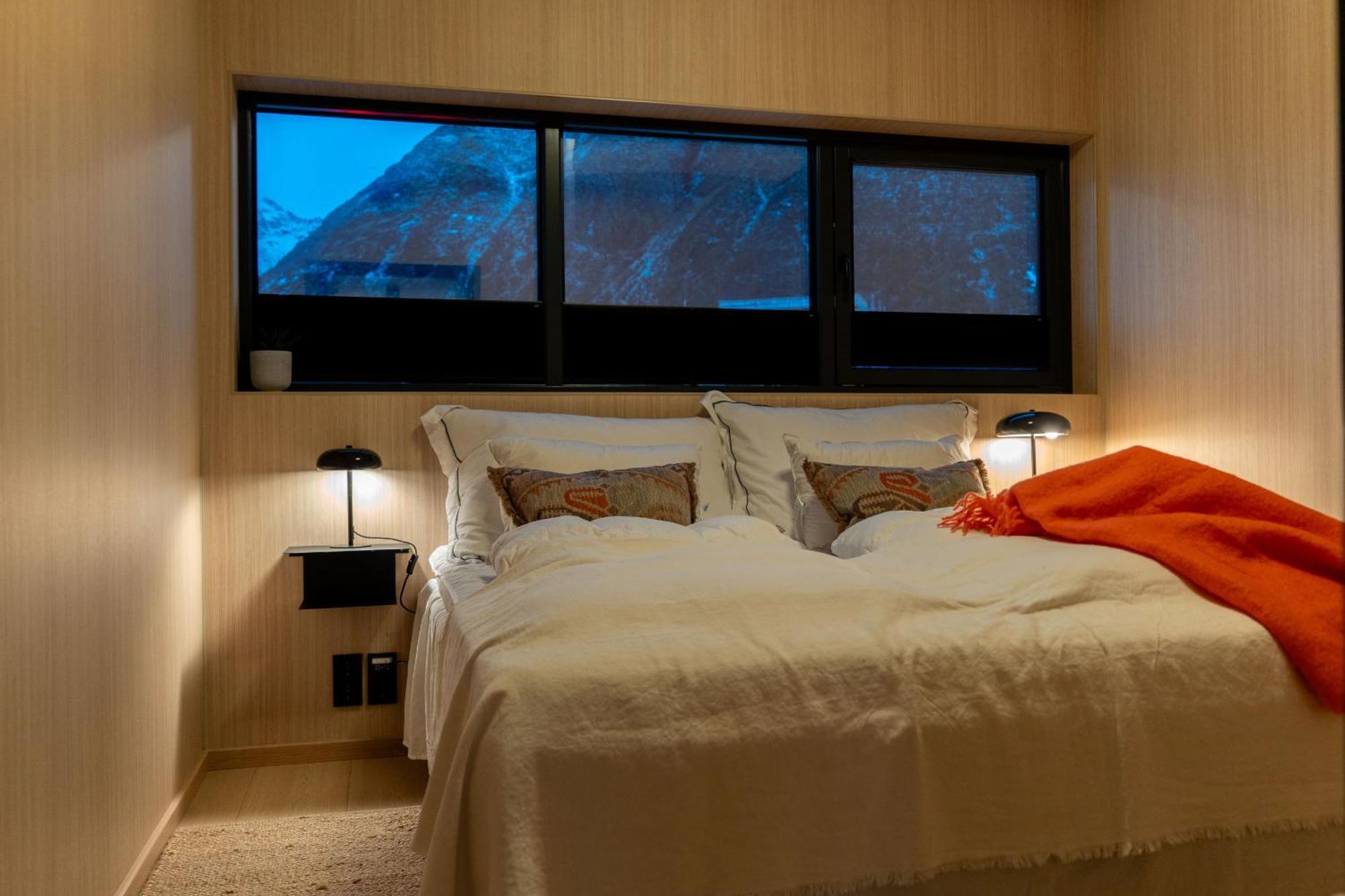 Luksushytte Med Jacuzzi, Summer&Winter Retreat Lyngværet Εξωτερικό φωτογραφία