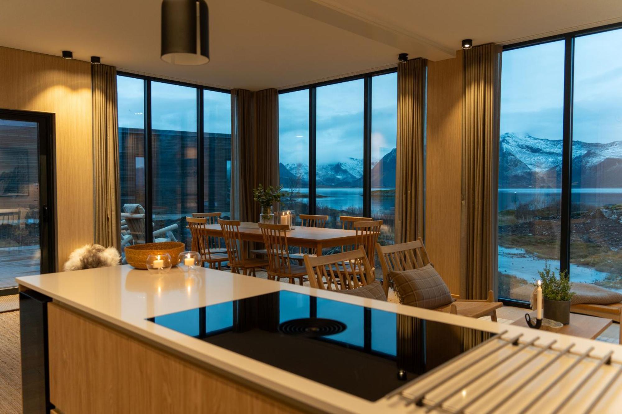 Luksushytte Med Jacuzzi, Summer&Winter Retreat Lyngværet Εξωτερικό φωτογραφία