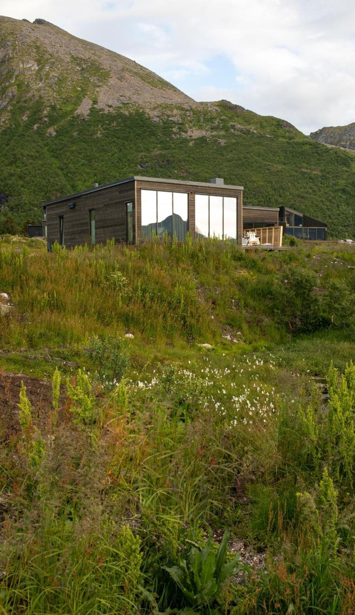 Luksushytte Med Jacuzzi, Summer&Winter Retreat Lyngværet Εξωτερικό φωτογραφία